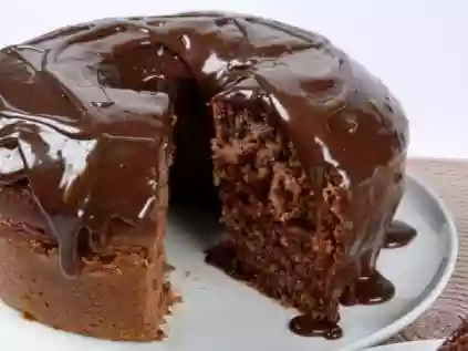 Aprenda a fazer bolo de chocolate de liquidificador