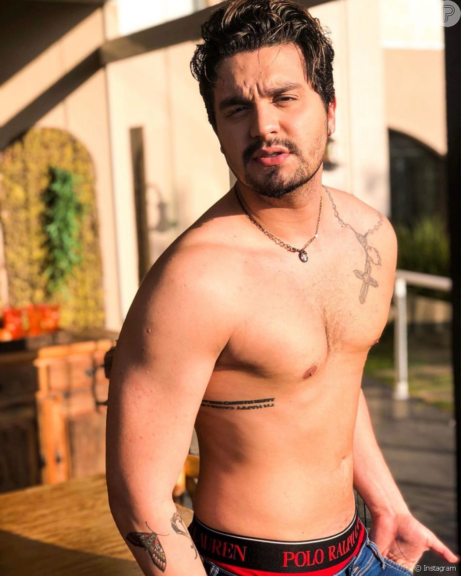 luan santana sem camisa