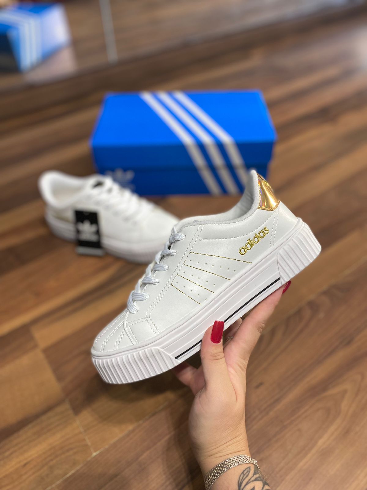 Tênis Adidas feminino