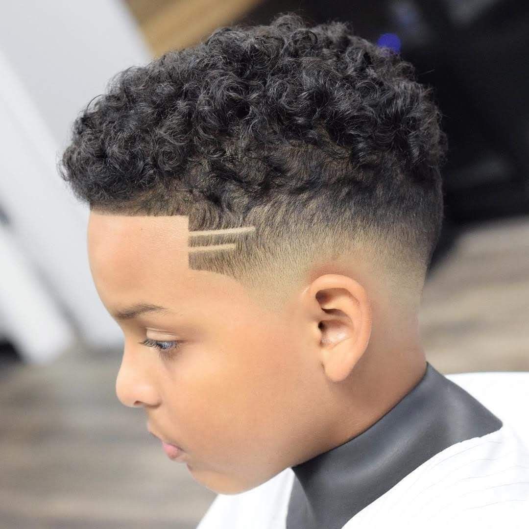 corte-de-cabelo-masculino-infantil-curto-com-franja-lateral - Kioshi Sako