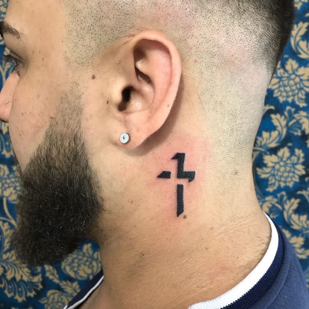tattoos no pescoço masculina