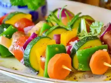 Churrasco vegetariano: confira receita de espetinho de legumes
