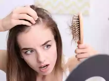 O que é bom para queda de cabelo? Saiba aqui