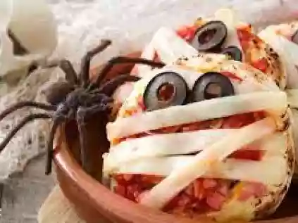 Halloween comida: Minipizzas assustadoras
