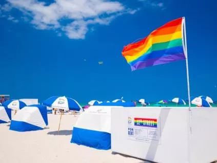 Roteiros LGBTQIA+ Friendly: Descubra os Destinos Mais Acolhedores para Viajar com Orgulho