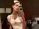 Bruna Marquezine se fantasia de enfermeira sexy com bolsa caríssima