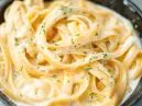 Macarrão ao Molho Branco Perfeito: O Segredo do Creme Sem Empelotar