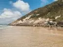 Praia do Peró em Cabo Frio: Guia Prático, Onde Ficar e Dicas